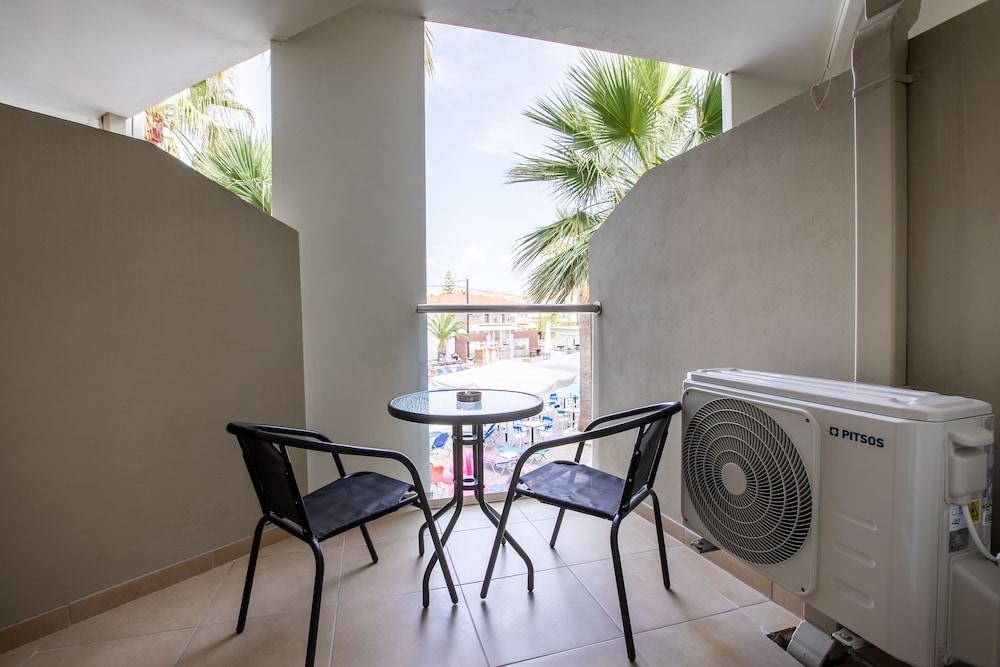 Arkadianos Aparthotel Agios Sostis  Exteriör bild