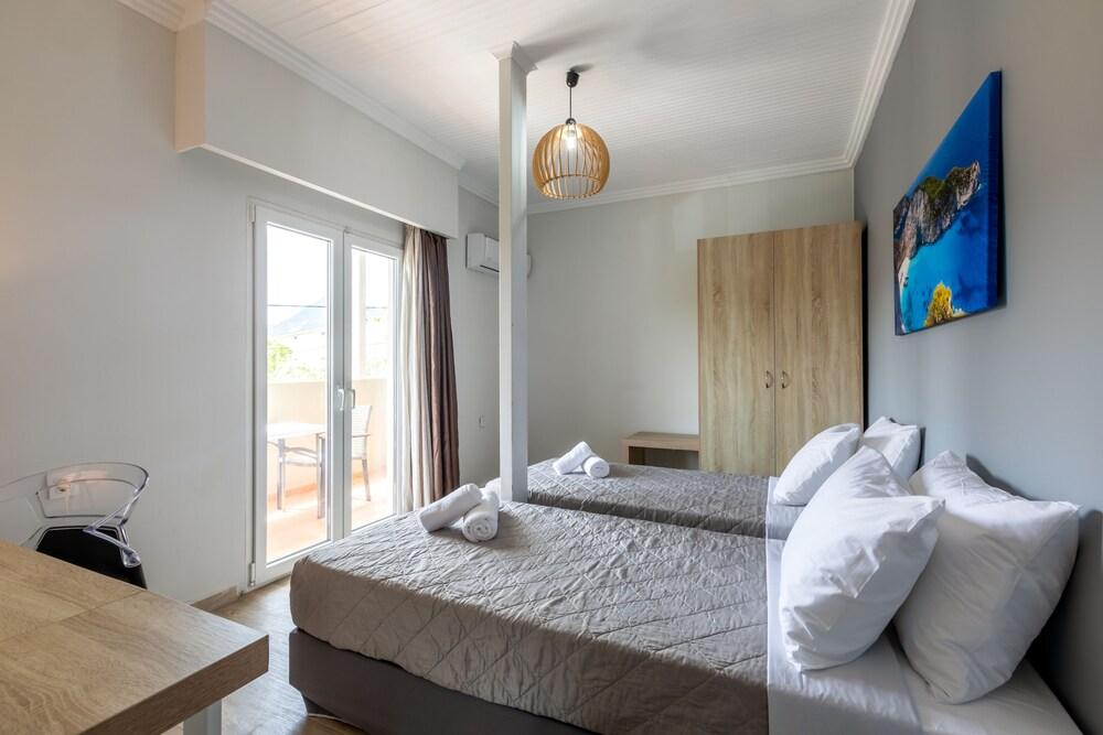 Arkadianos Aparthotel Agios Sostis  Exteriör bild