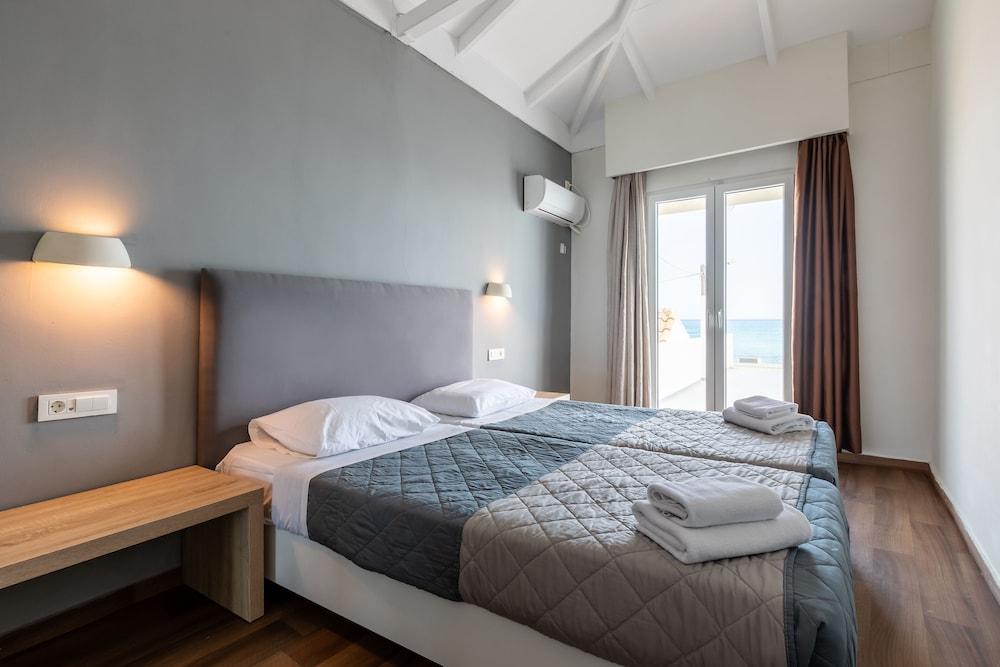 Arkadianos Aparthotel Agios Sostis  Exteriör bild